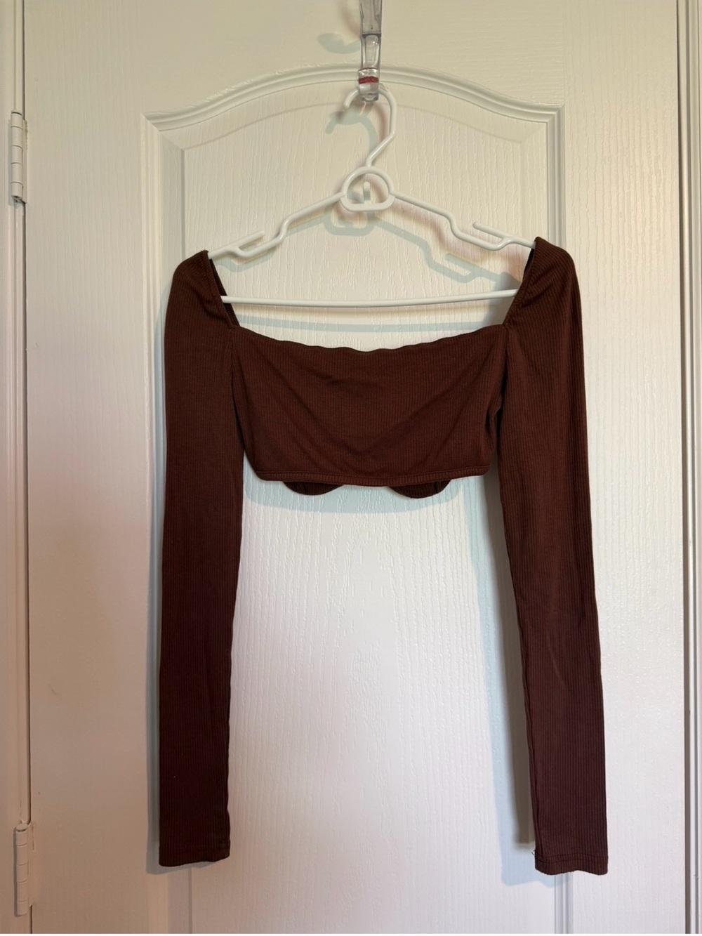 Women's Brown Long-Sleeve Cropped Square Neck yoga Top